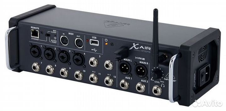 Цифровой микшер Behringer XR12
