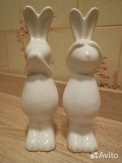 Фигурки зайцев. Цена за двух