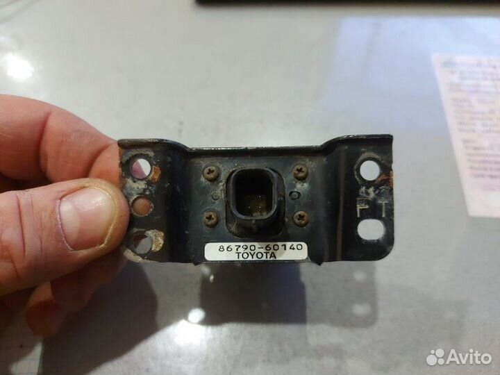 Камера переднего вида Toyota Land Cruiser Prado