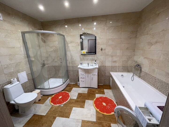 2-к. квартира, 71 м², 1/7 эт.