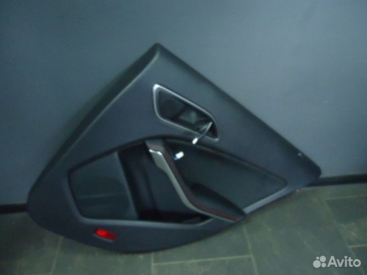 Обшивка двери задней правой Mercedes W117 B-class