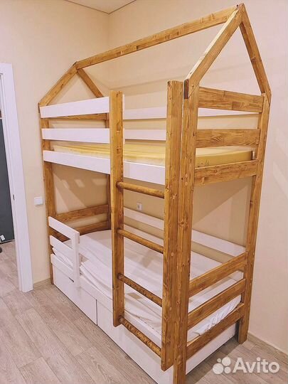 Двухъярусная кровать детская
