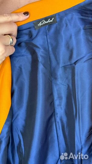 Продаю женский костюм A.Michael