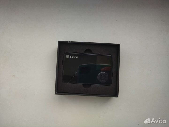 Аппаратный кошелек Safepal S1
