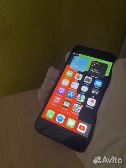iPhone 8, 64 ГБ