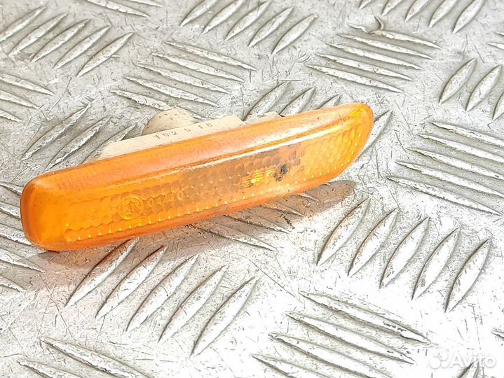 Повторитель в крыло правый Bmw 3 e46 1998-2005