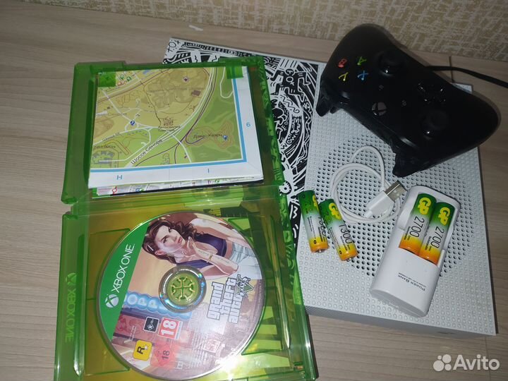 Игровая приставка Xbox One S 1 геймпад + GTA 5