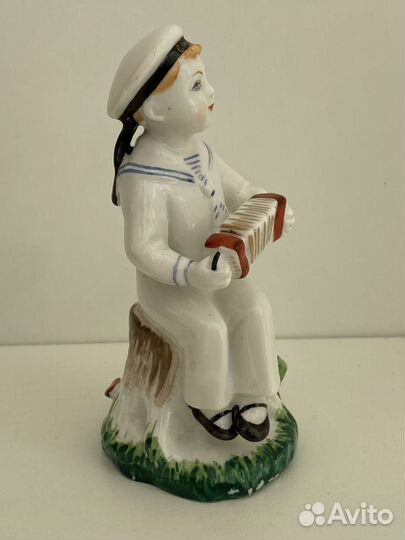 Фарфоровая статуэтка СССР антиквариат Морячек лфз