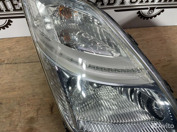 Фара передняя Toyota Prius 20 (xenon, Япония)