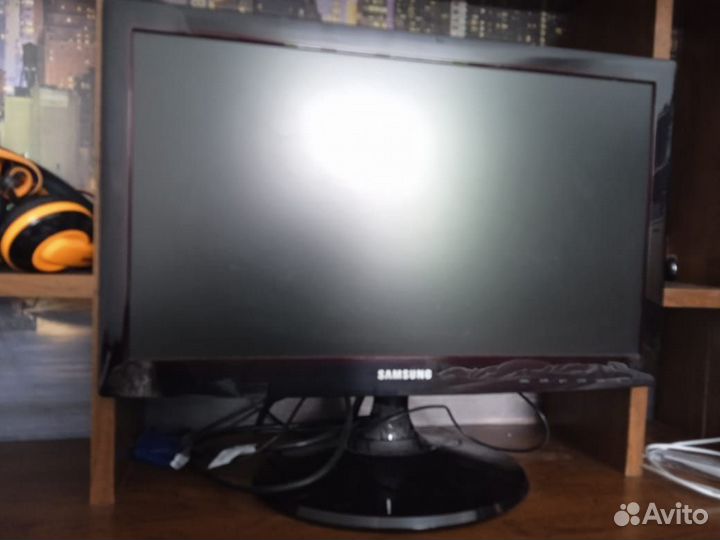 Монитор Samsung