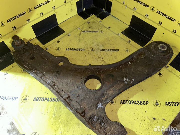 Рычаг подвески передний правый Volkswagen golf 3