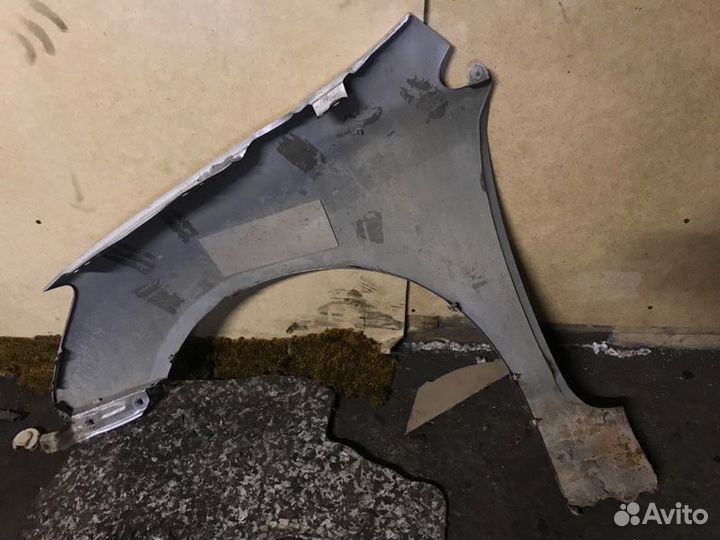 Крыло переднее правое Honda Civic EU3 4EE2