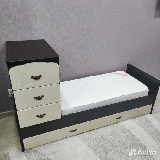 Детская кроватка-трансформер с комодом