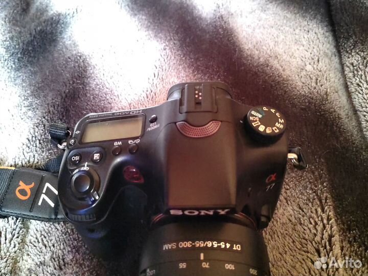 Sony a 77
