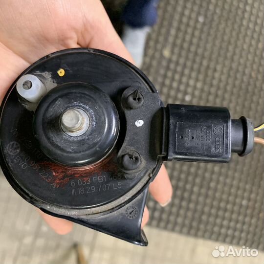 Сигнал клаксон audi a1