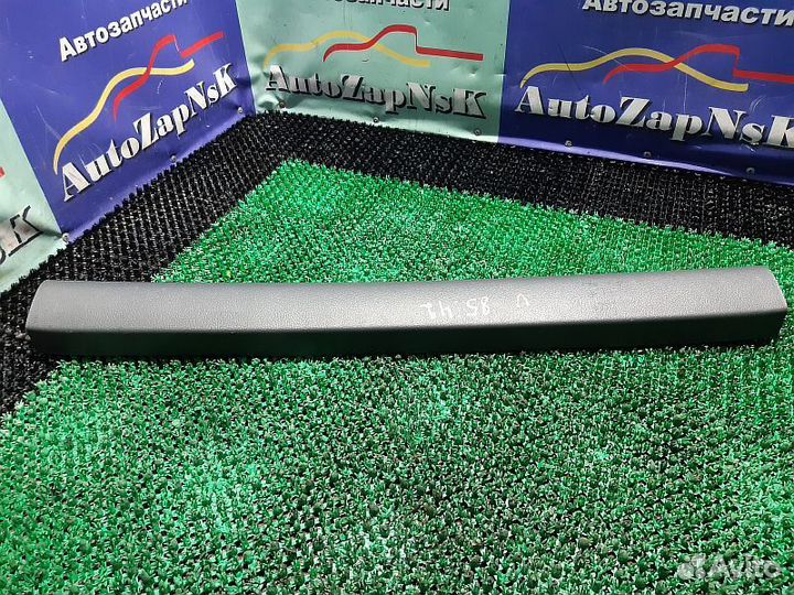 Обшивка двери багажника верхняя Toyota Land Cruiser Prado