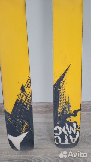 Горные лыжи Atomic Blog