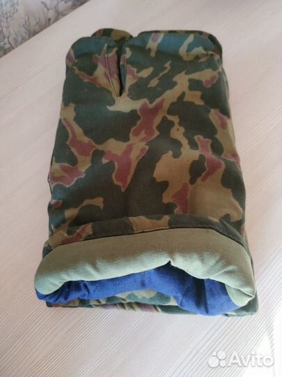 Ящик,рукавицы