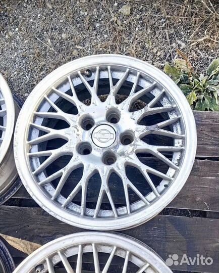 Nissan Forged R16