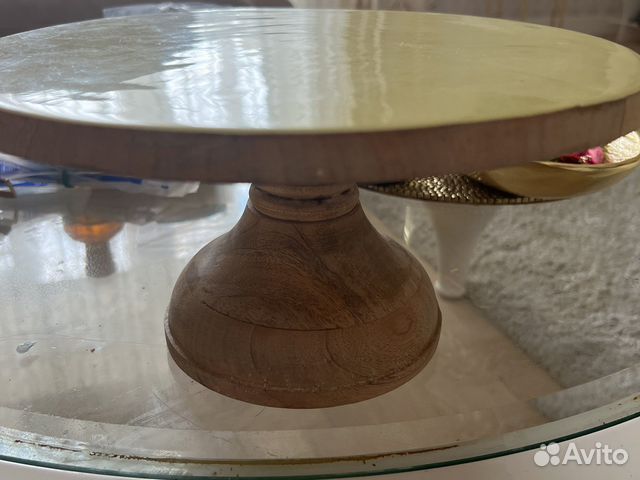 Тортница на ножке