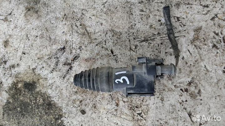 Датчик открытия капота Opel Astra H 1.6 Z16XER