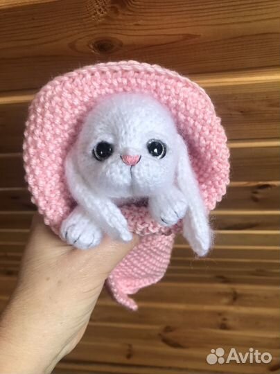 Зайчик реалистичный вязаный