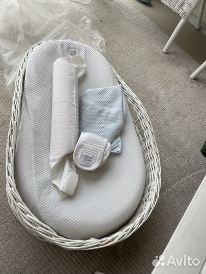 Кокон для новорожденных в корзине