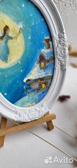 Ангел, летящий над домом и охраняющий его, картина