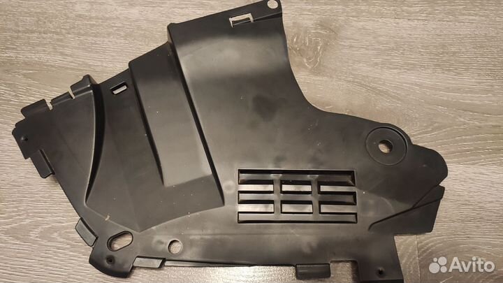 Щиток бампера на Рено Логан