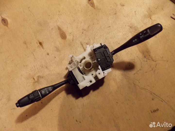 Подрулевые переключатели Mitsubishi Space Star