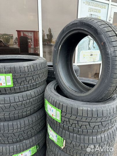 Lanvigator WinterGrip UHP 235/45 R18