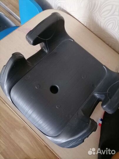 Бустер, детское сиденье в автомобиль