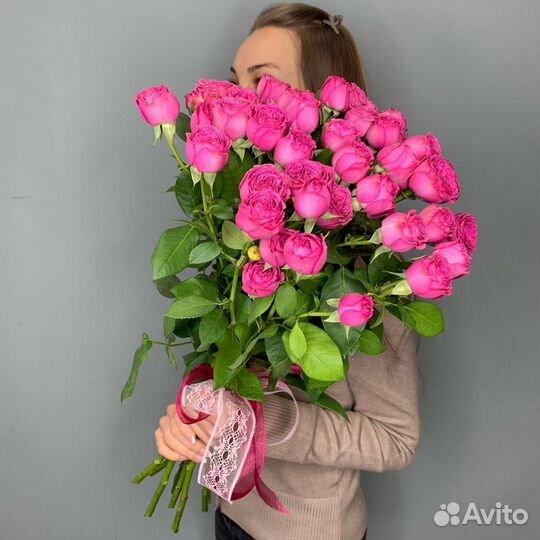 Пионовидная кустовая роза