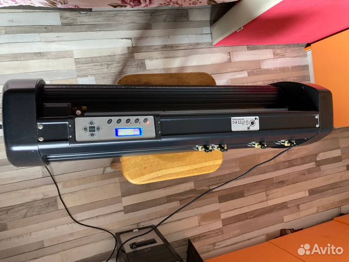 Плоттер режущий Gifttec 721