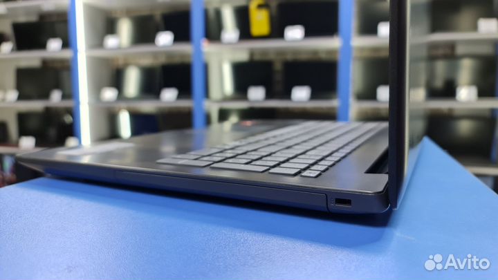 Ноутбук Lenovo Ryzen 7 2700u 8gb RX Vega 10