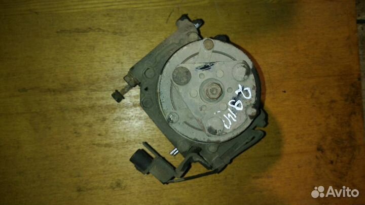 Компрессор кондиционера Mitsubishi Space Star 1998