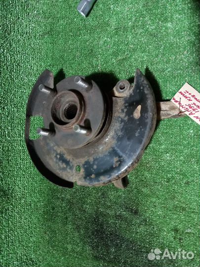 Поворотные кулаки Nissan Almera N15