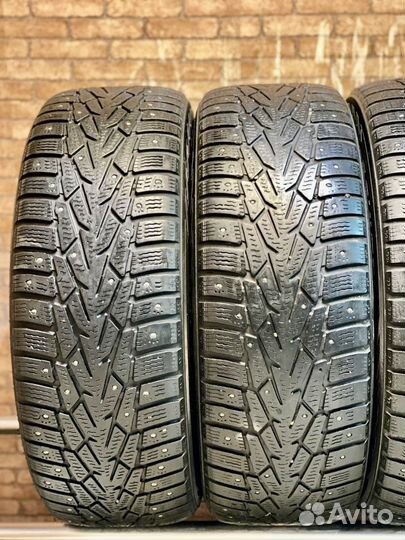 Nokian Tyres Hakkapeliitta 7 215/65 R16