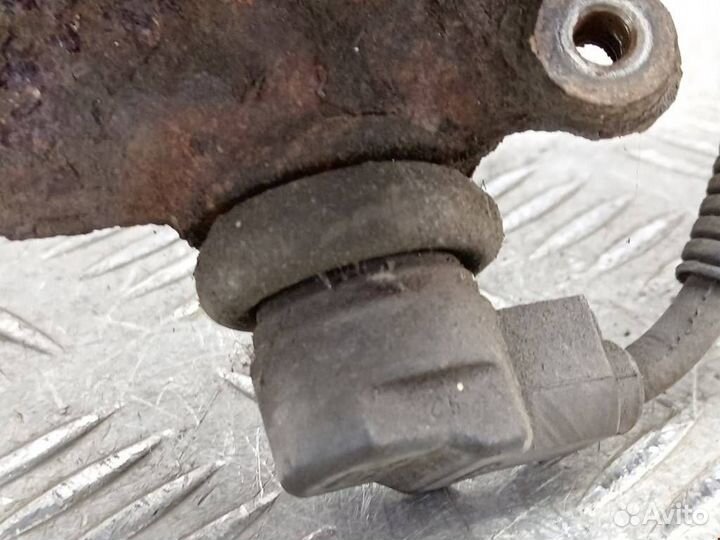 Ступица передняя левая Audi A4 B6 2003 8D0407258AM