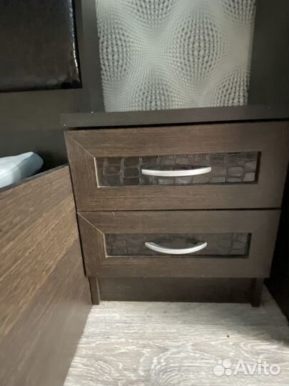 Тумба прикроватная