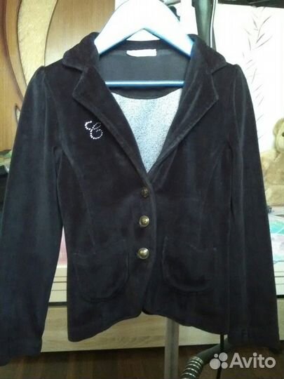 Продам пиджак на девочку рост 116-122