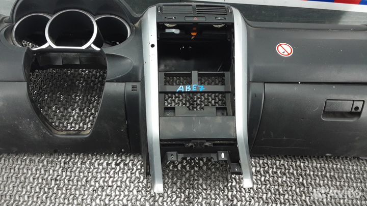 Панель передняя салона (торпедо) Suzuki 2 рест