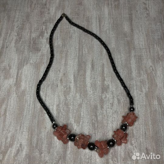 Колье из гематита с агатом