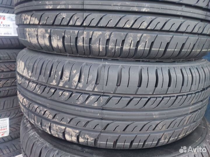 Triangle TR928 215/65 R16