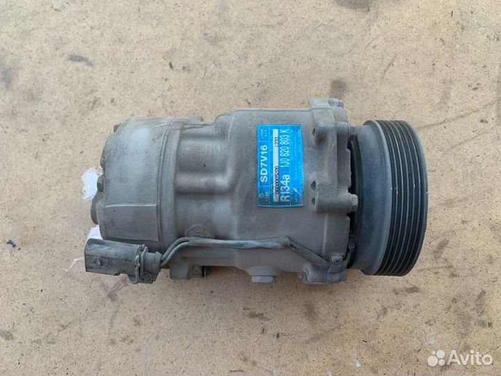 Компрессор кондиционера Volkswagen Jetta AVH 2003