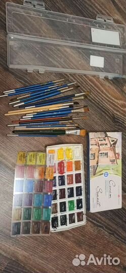 Акварельные краски сонет, кисти, белила