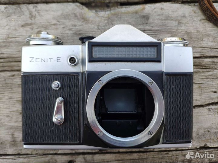 Плёночный фотоаппарат Zenit E