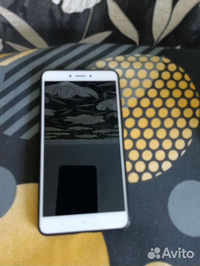 Телефон Xiaomi Mi Max2