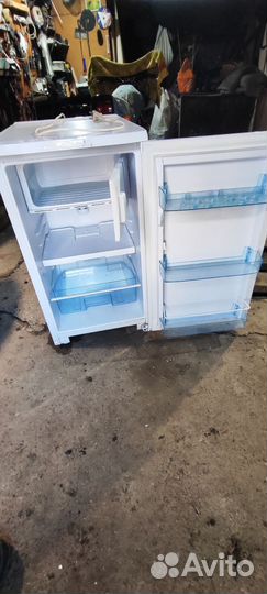 Холодильник маленький с морозилкой