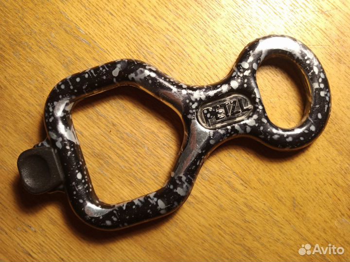 Спуское устройство восьмерка Petzel